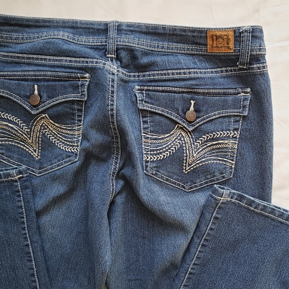 L.e.i. Juniors Curvy Boot Jeans - Picture 5 of 6